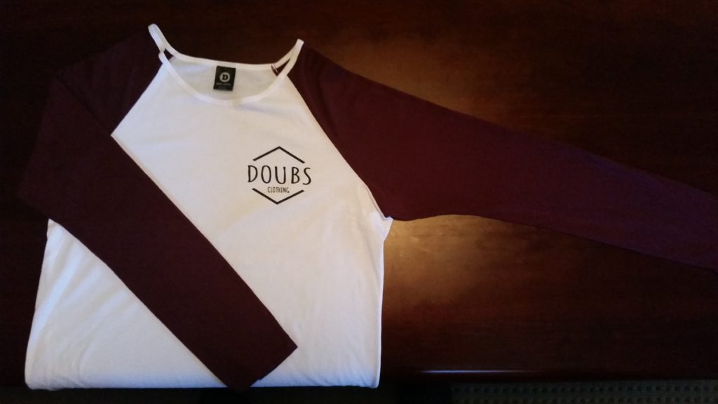 doubs-maroon-raglan